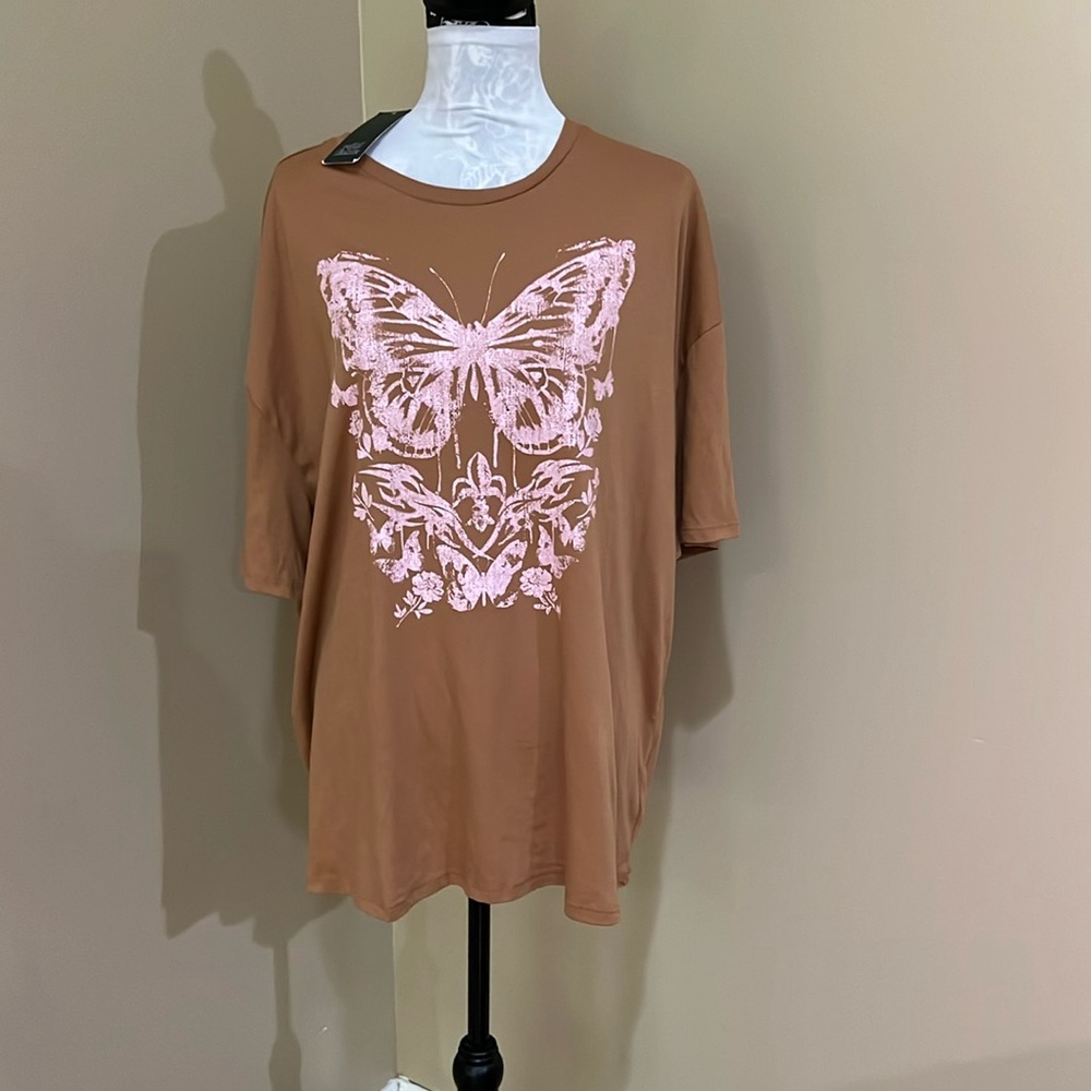 Wild Fable Butterfly Tshirt size Large